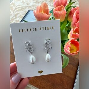 Untamed petals earrings - NEW! beautiful for weddings